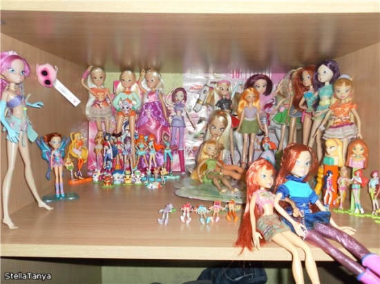 Фигурки,статуэтки,куклы и разные вещички(книги,журналы) с Winx 09b4bc8272f7