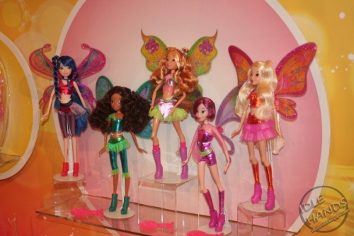 Фигурки,статуэтки,куклы и разные вещички(книги,журналы) с Winx Jakks-dolls