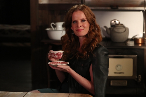 Однажды в сказке 6 сезон Зелина пьет чай