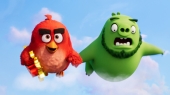 Angry Birds 2 в кино Леонард и Ред летят взявшись на руки