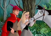 Аврора знакомится с конем принца Филлипа