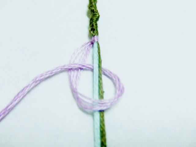 Плетем браслет из ниток мулине