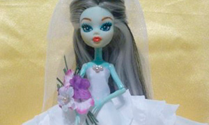 Поделки: Свадебное платье для куклы Монстер Хай