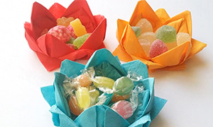 Поделки: Корзиночки для конфет из салфеток
