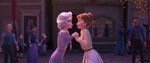 Холодное Сердце 2 Эльза и Анна держатся за руки