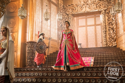 Налми Скот в роли принцессы Жасмин