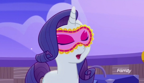 Рарити в ночной повязке на глаза