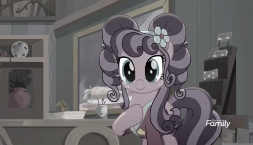 Красавица пони Петуния Петалс