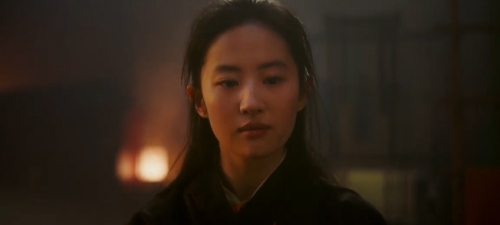 Мулан говорит что она принесет славу своему роду