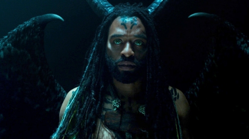 Малефисента 2 Чиветель Эджиофор в роли нового волшебного персонажа