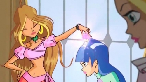 Флора и ученицы Алфеи