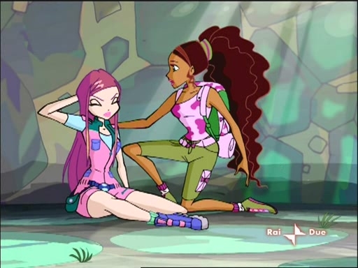 Лейла помогает Рокси