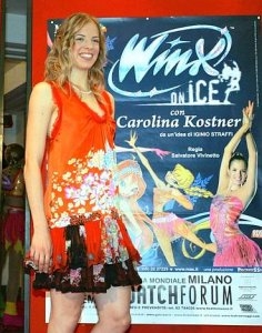 Каролина Костнер и промоплакат