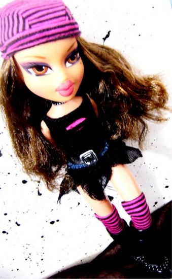 Кукла Братц в стиле панк