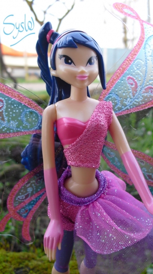 Муза из большого киндерсюрприза, который продается пока лишь в италии ((