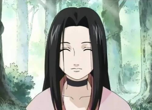 Хаку улыбается