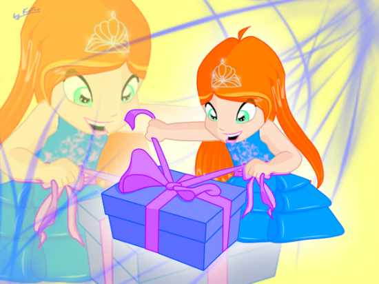 Маленькая Кейт разворачивает подарок на день рождения