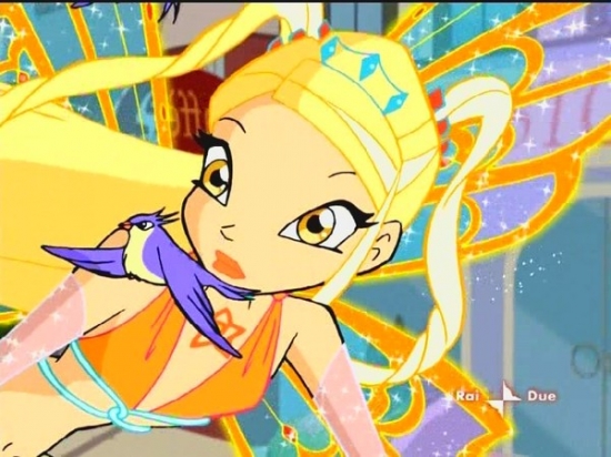 Cтелла рассматривает птичку:)