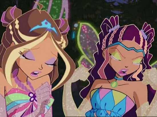 Флора и Лейла плачут