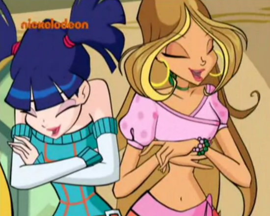 Муза и Флора смеются