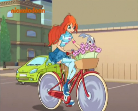 Блум и Кико на велосипеде