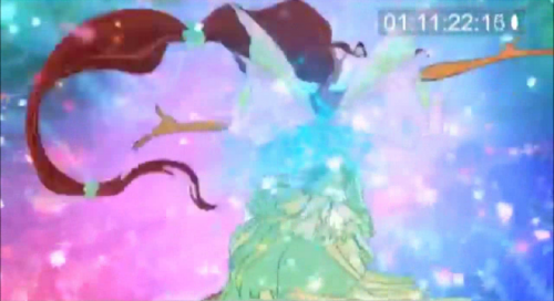 Лейла Гармоникс с крыльями