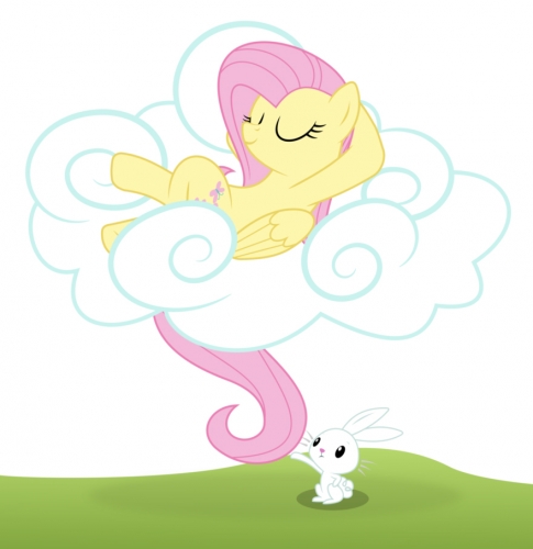 Флаттершай отдыхает на облаке