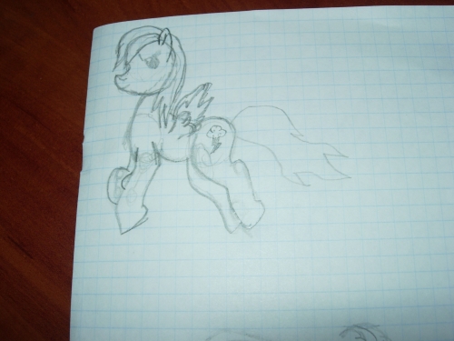 Зарисовка Рэйнбоу Дэш в полёте.