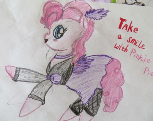 Take a smile with...Pinkie Pie^^