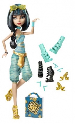 Кукла Клео и много пар обуви