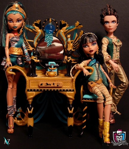 Клео де Нил и ее семья