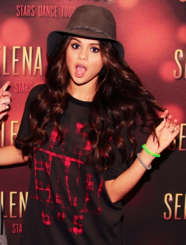 Селена Гомес