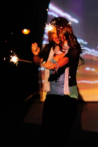 Селена Гомез и бенгальские огни