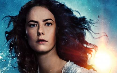 Пираты Карибского Моря 5 - обои с Кариной Смит