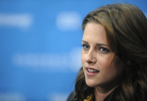 Кристен на пресс конференции