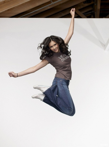 Нина Добрев на фото сессии