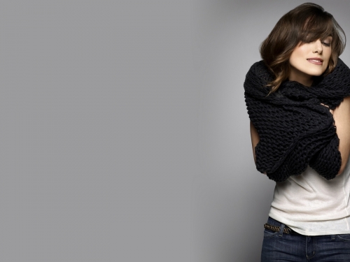 Кира Найтли и уютный свитер