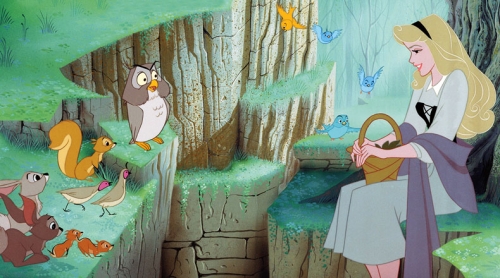 Роза (Аврора) разговаривает с животными