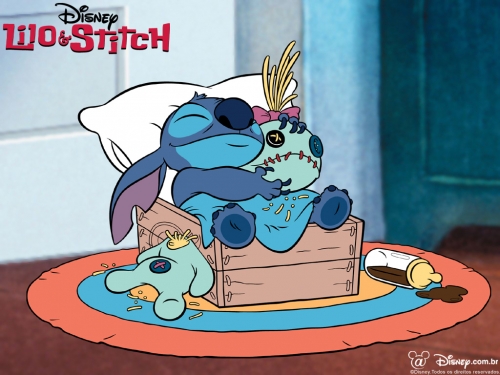 Стич в своей кроватке