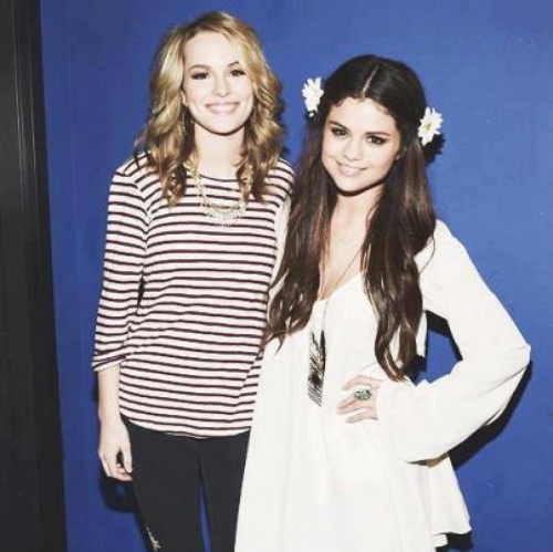 Бриджит Мендлер и Селена Гомес