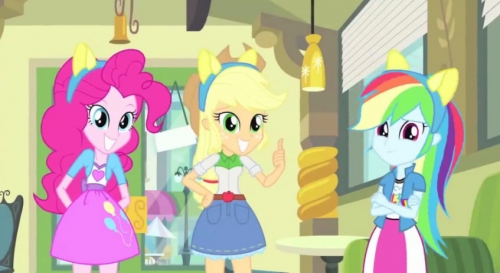 Пинки  Пай, Эпплджек и Радуга Дэш в ушках