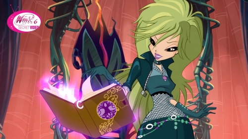 Селина колдует