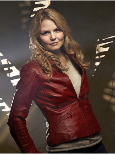 Эмма Свон в своей фирменной красной куртке
