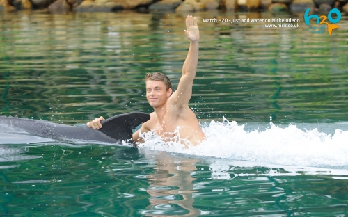 H2O Просто добавь воды Льюис МакКартни