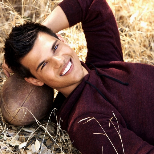 Красивая фотография Тейлора Лотнера