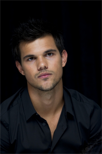 Taylor Lautner Тейлор Лотнер