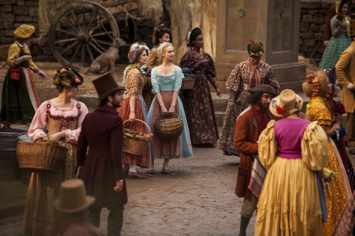 Золушка в одежде крестьянки