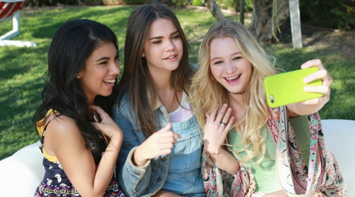 Лето Пляж Кино 2 актрисы