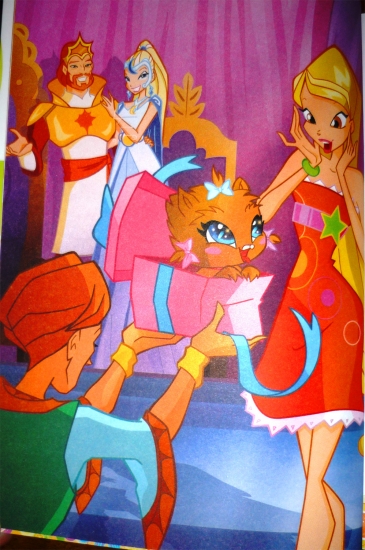 Стелла с родителями, картинки из новой книги про питомцев винкс