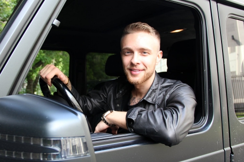 Егор Крид за рулем